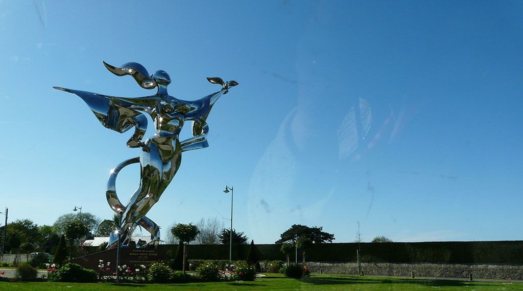 Grandcamp-Maisy, WW II World Peace Statue.